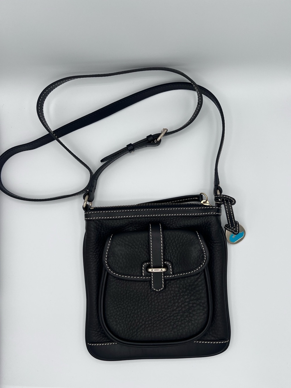 Vintage Dooney And Bourke Pebble Letter Carrier Leather Crossbody Purse, Black